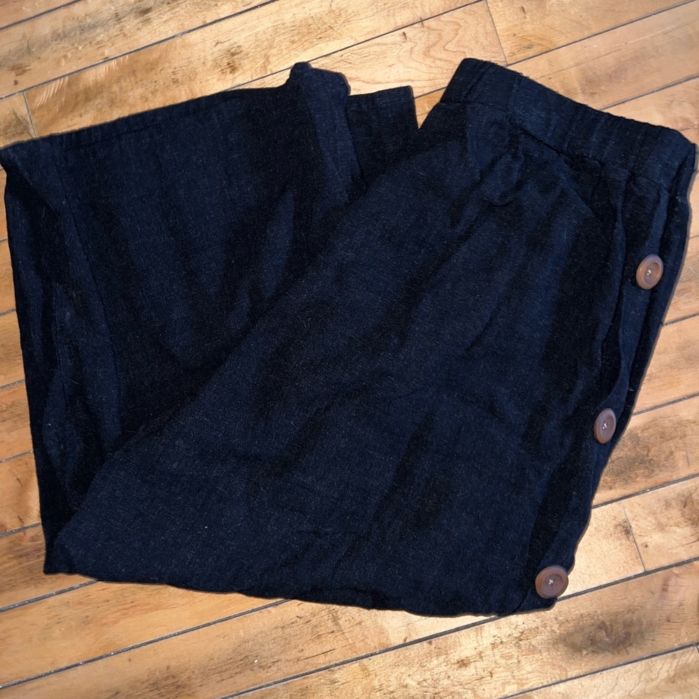 Black Button-Side Pants Flowy Cropped